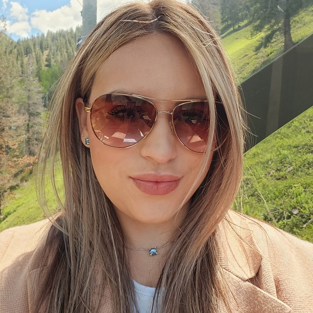 Meet your Posher, Samantha